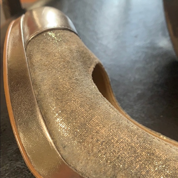 Tahari gold platform 4 inch heels - Picture 4 of 4